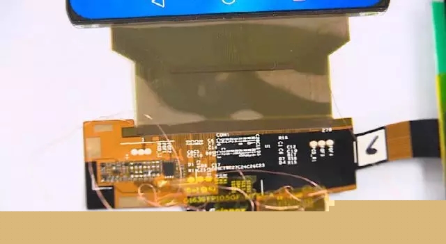 世界上最小OLED显示屏驱动芯片研发成功 3.webp.jpg